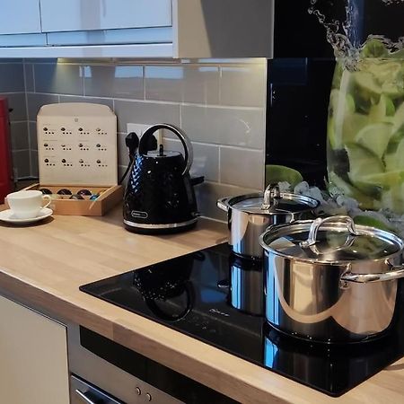 Comfortable 1 Bed Flat With Air Con Боргемвуд Екстер'єр фото